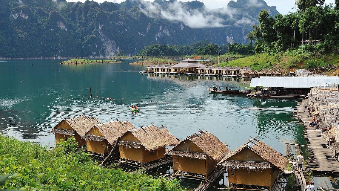 Bioküche in malerischer Natur - das ist das Konzept des Thanyamundra Resorts am Khao-Sok-Nationalpark in Thailand.