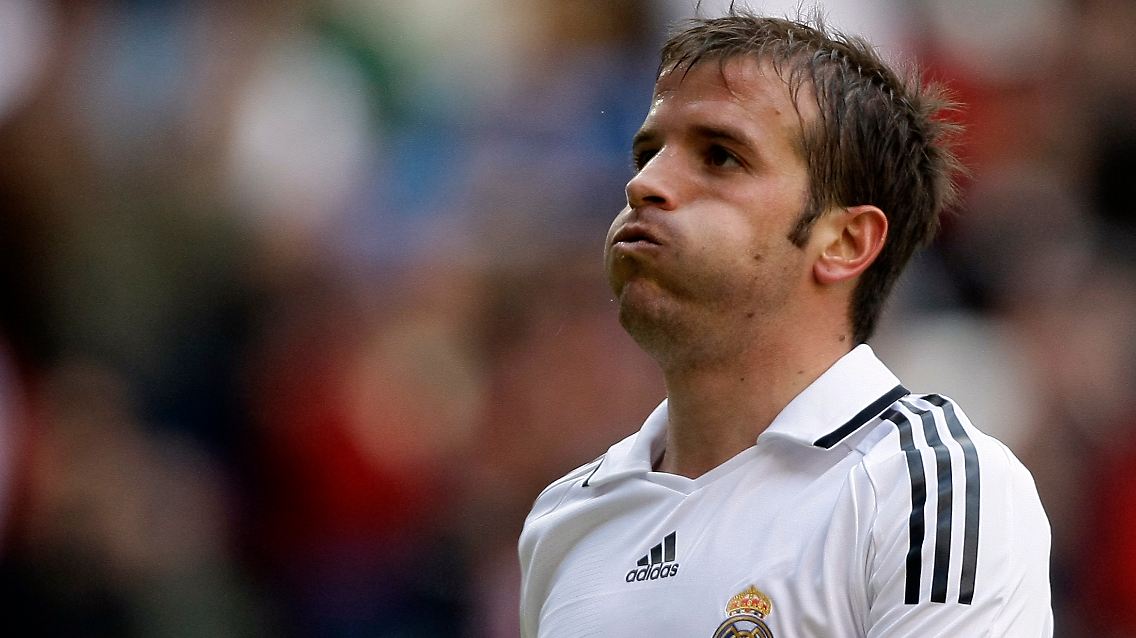 Bloß weg: Rafael van der Vaart.