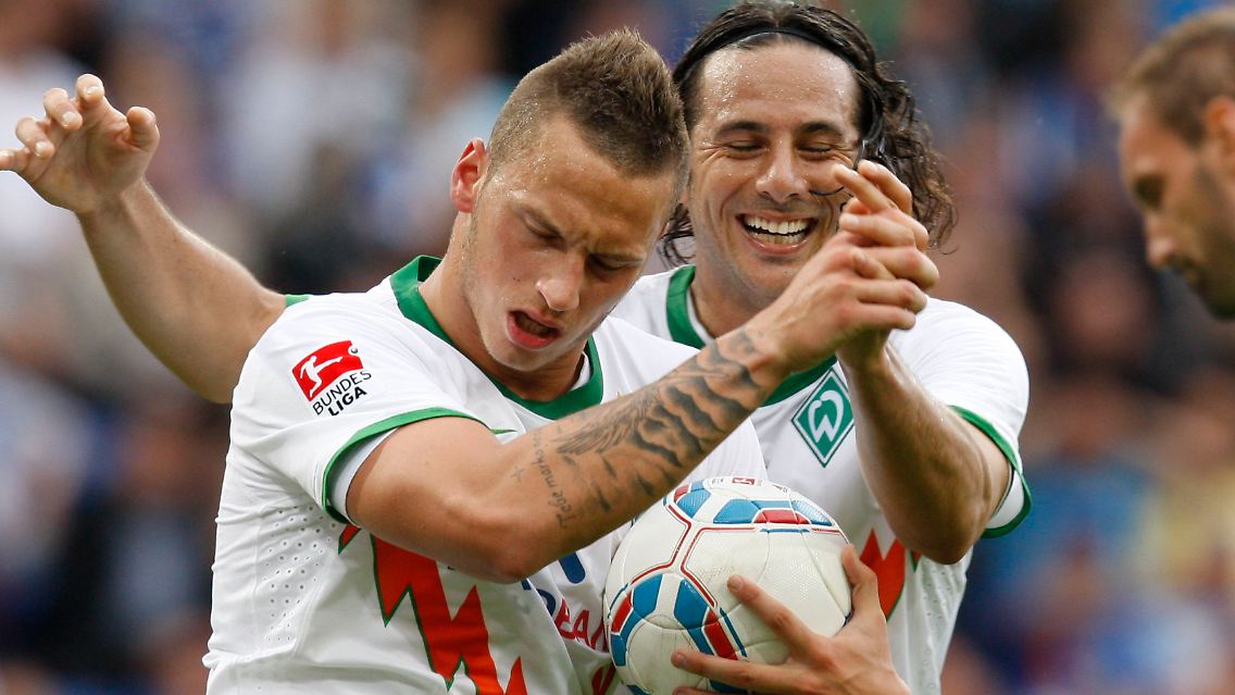 Darf ich bitten? Marko Arnautovic feiert sein Tor mit dem Kollegen Claudio Pizzaro.