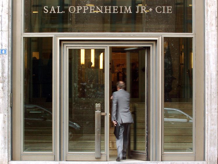 Die Oppenheim Holding hält 24,9 Prozent an Arcandor.