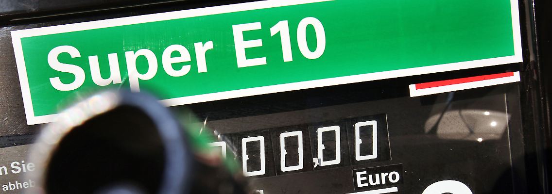 Der Käuferstreik bei E10 kommt den Autofahrern teuer zu stehen.