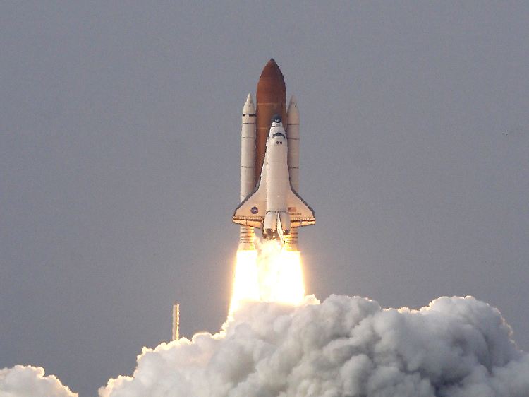 Mit der Endeavour auf dem Weg zur Arbeit.