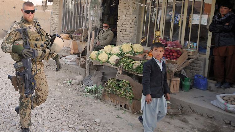 Ein Bundeswehrsoldat während einer Patrouille in Afghanistan.