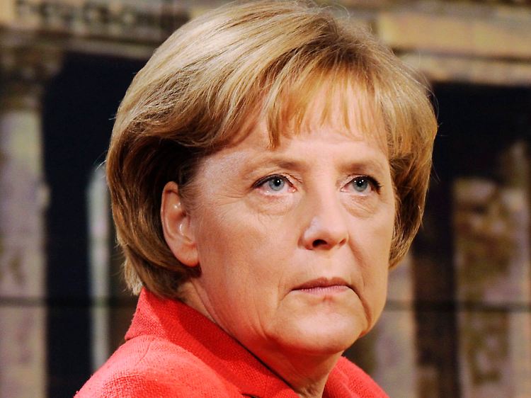 Merkel ist "sehr, sehr unzufrieden". Villeicht auch über die Steilvorlage im Bundestagswahlkampf.