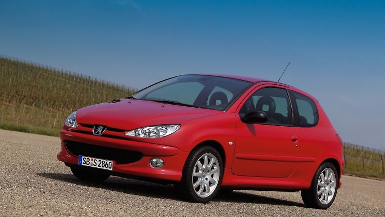 Das neue Billigauto von Peugeot soll als Basis den 206 haben ...