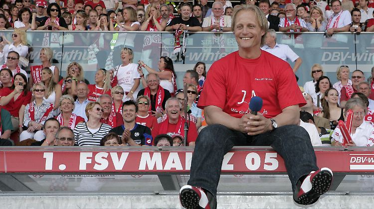 Der Aufstiegsheld und sein Team haben sich seit Mai auseinandergelebt.