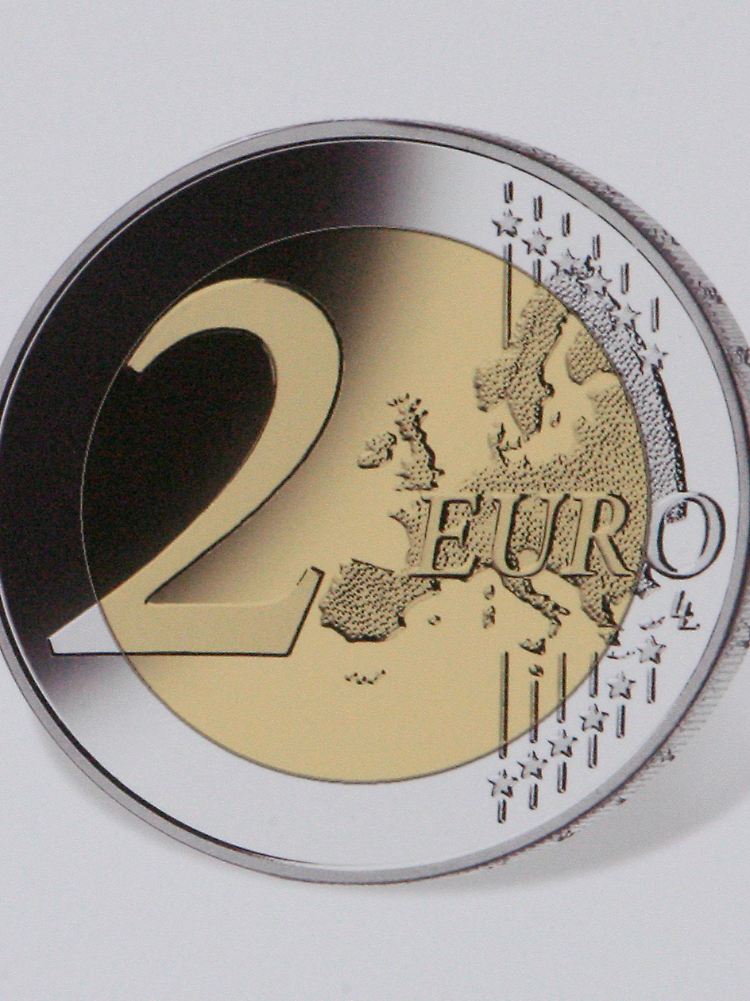Stück für Stück 284 US-Cents wert: Von den 2-Euro-Münzen mit dem Motiv "Ludwigskirche", dem Wahrzeichen Saarbrückens, sind insgesamt 30 Mio. Stück im Umlauf. Die Reihe soll "den Bürgerinnen und Bürgern in Europa der föderale Aufbau der BRD" näherbringen, erklärt die Bundesbank.