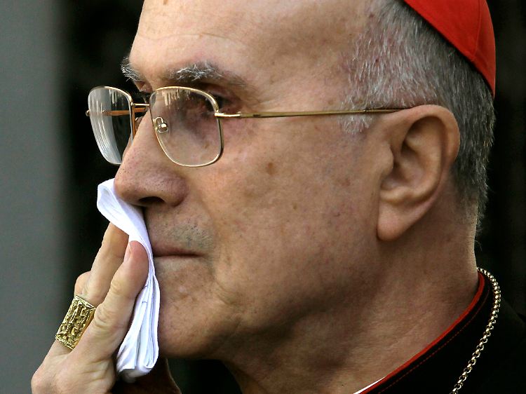 Kardinal Tarcisio Bertone kümmert sich für den Papst um die hohe Politik (Archivbild).