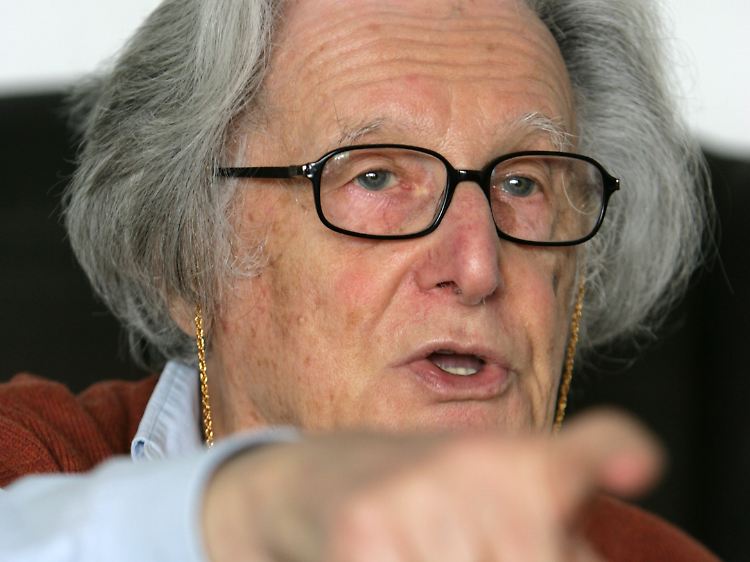 Auch Ralph Giordano ist Träger des Bundesverdienstkreuzes; ...