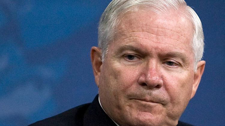 Robert Gates gehen die Soldaten aus.