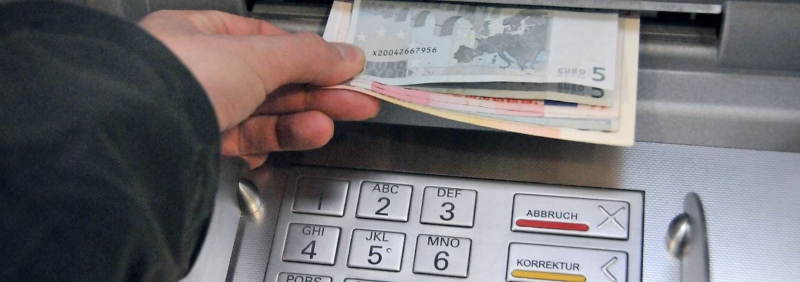 Rund 30 Sekunden bleibt das Geld im Automat stecken, bevor er es wieder einzieht.