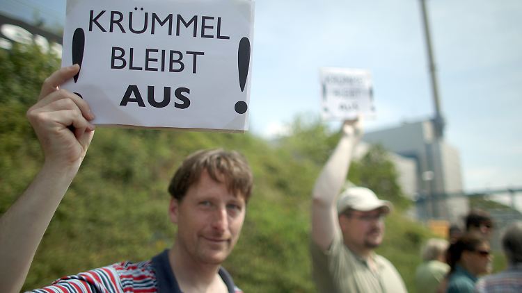 Atomkraftgegner und Anwohner von Geesthacht wollen die Stilllegung Krümmels erreichen.