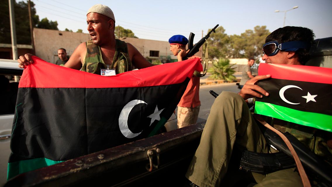 2011-09-03T203811Z_01_ZOH24_RTRMDNP_3_LIBYA.JPG2290652803154537870.jpg