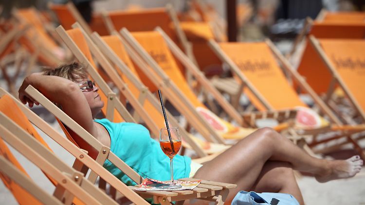 Der Sommer ist endlich da, die Sonne genießen lässt sich auch an den Stadtstränden der Republik, wie zum Beispiel hier in Nürnberg. 