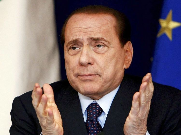 Er kann nichts dafür, denn er ist kein Heiliger: Silvio Berlusconi.