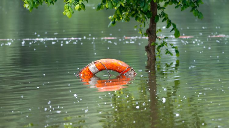 Gehen die Retter selbst unter oder belässt es Karlsruhe bei einem ernsten Wörtchen?