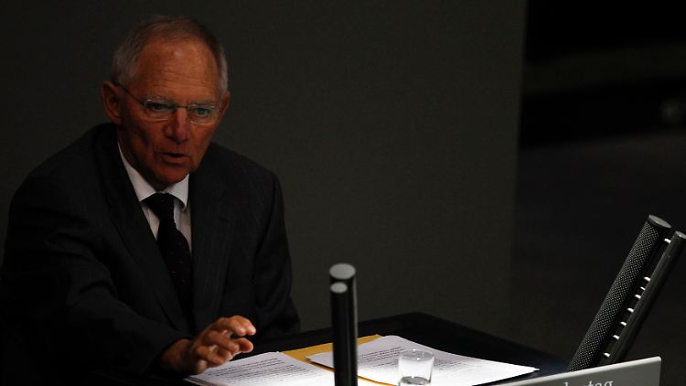 Schäuble präsentiert seinen Etatentwurf und verteidigt den Sparkurs der Bundesregierung.