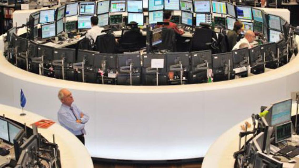 Die Deutsche Börse spart weiter an Personal.