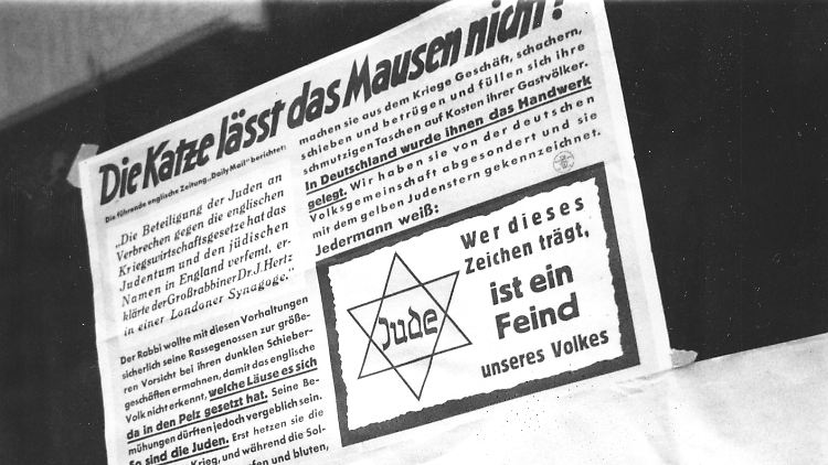 Die Nazis folgten der antisemitischen Logik, nach der die Juden die Täter waren, die nichtjüdischen Deutschen ihre Opfer. Aufnahme aus Berlin, Oktober 1942.