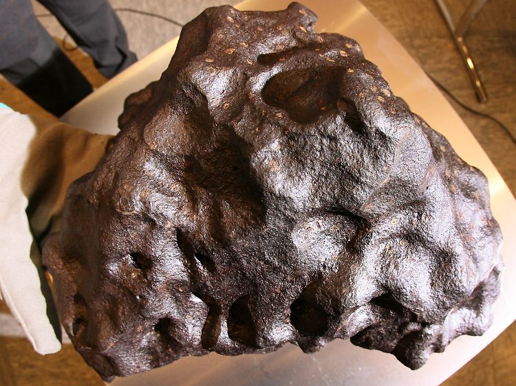 Ein 31 Kilogramm schwerer Meteorit wurde vor einigen Jahren in der Antarktis entdeckt.