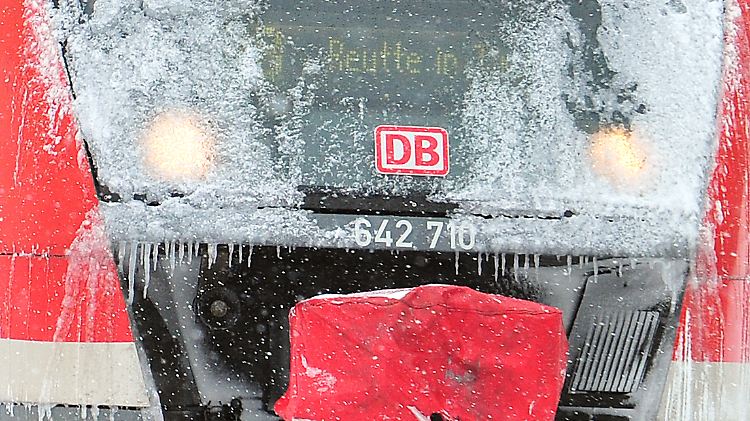 Ende Januar auf deutschen Bahnhöfen. Stundenlange Verspätungen waren die Regel. 