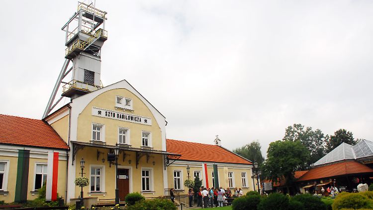 Etwa 15 Kilometer vor den Toren Krakaus liegt das Bergwerk von Wieliczka, eine der ältesten Salzminen Europas.