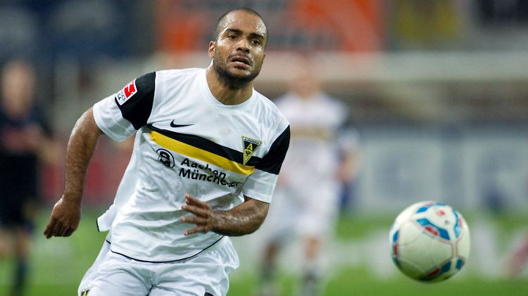 David Odonkor feiert sein Debüt für Alemannia Aachen.