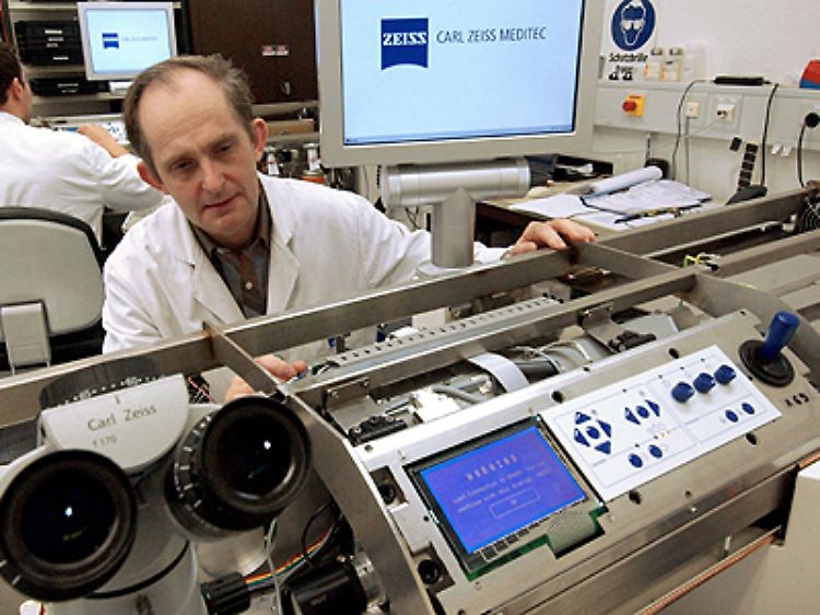 CARL ZEISS MEDITEC beliefert Ärzte und Kliniken der Welt mit Instrumenten und Geräten der Augenheilkunde und der Neuro-, Hals-, Nasen- sowie Ohrenchirurgie.