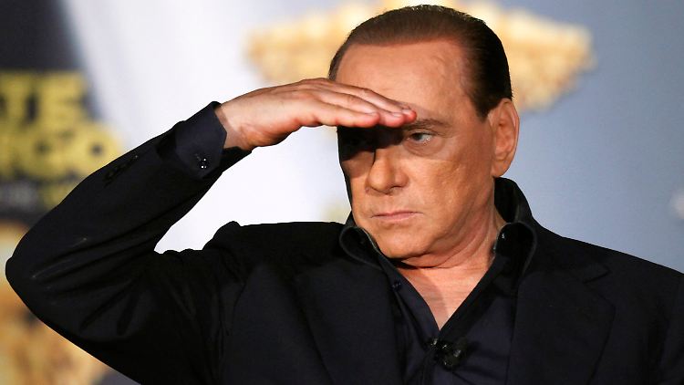 Wo soll das noch hinführen? Berlusconi beklagt abgehörte Telefonate von ihm.