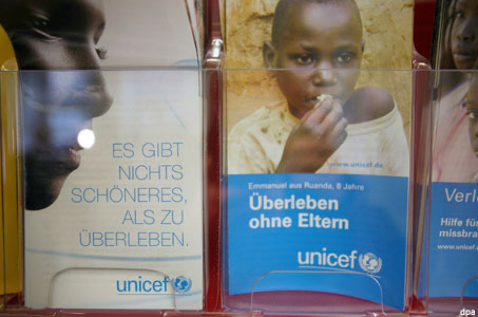 Alljährlich zeichnet UNICEF Fotos aus, "die die Persönlichkeit und die Lebensumstände von Kindern weltweit auf herausragende Weise dokumentieren".