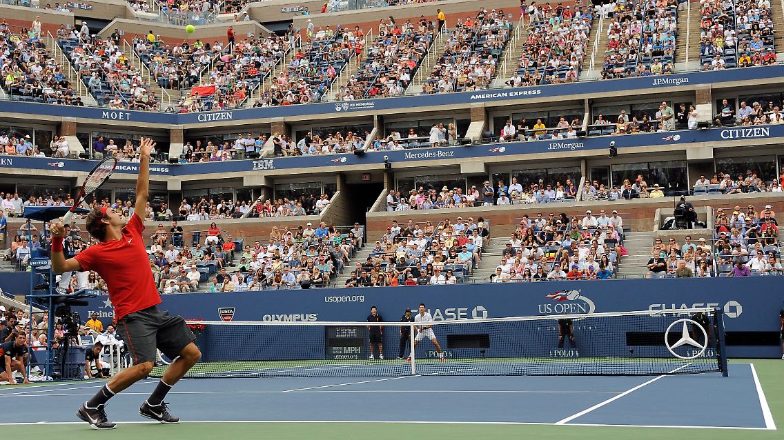 Der fünfmalige US-Open-Sieger Roger Federer wusste die große Bühne Arthur-Ashe-Stadium zunächst besser zu bespielen. Dann erlebte er ein bitteres Déjà-vu.