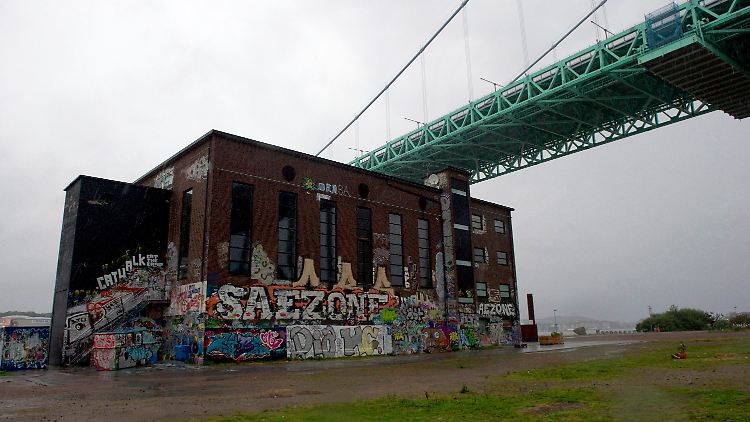 Die Kunsthalle Röda Sten in Göteborg wird von der Polizei geräumt.