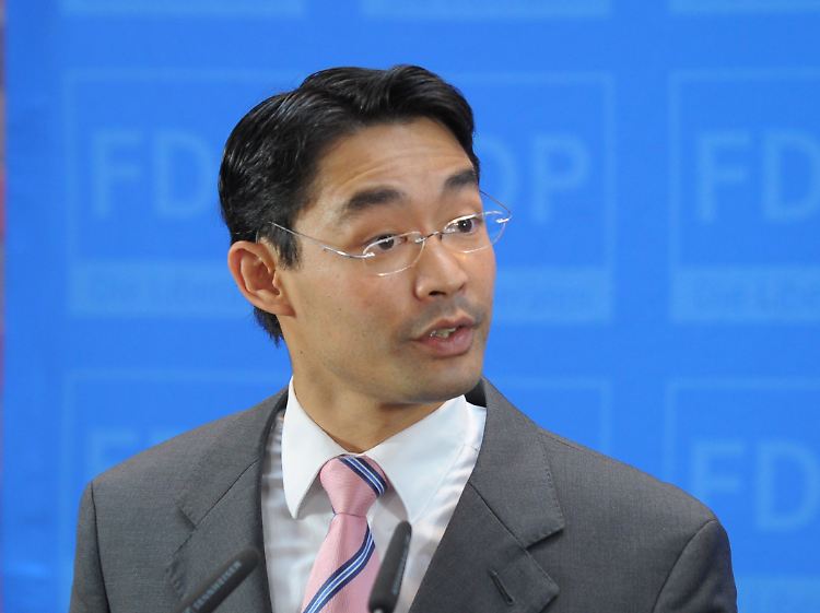 Philipp Rösler wirft Griechenland unzureichende Sparbemühungen vor.