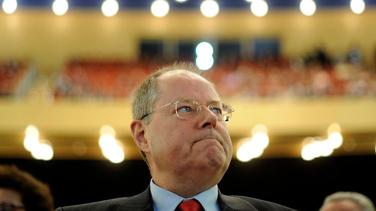 Peer Steinbrück: Euro-Bonds nur nach Vertragsänderungen.