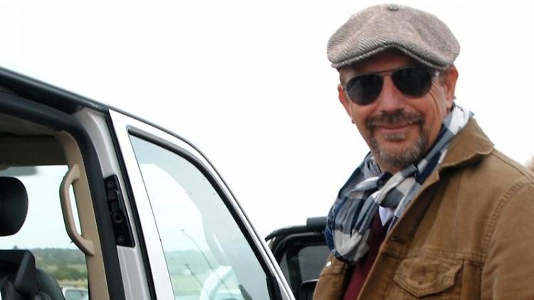 Mit Sturmhaube in der Sturmhaube: Kevin Costner. 
