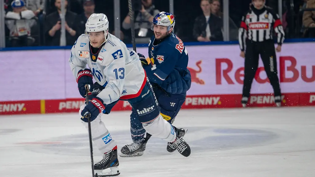 Stefan-Loibl-vorne-kehrt-nach-Straubing-zurueck