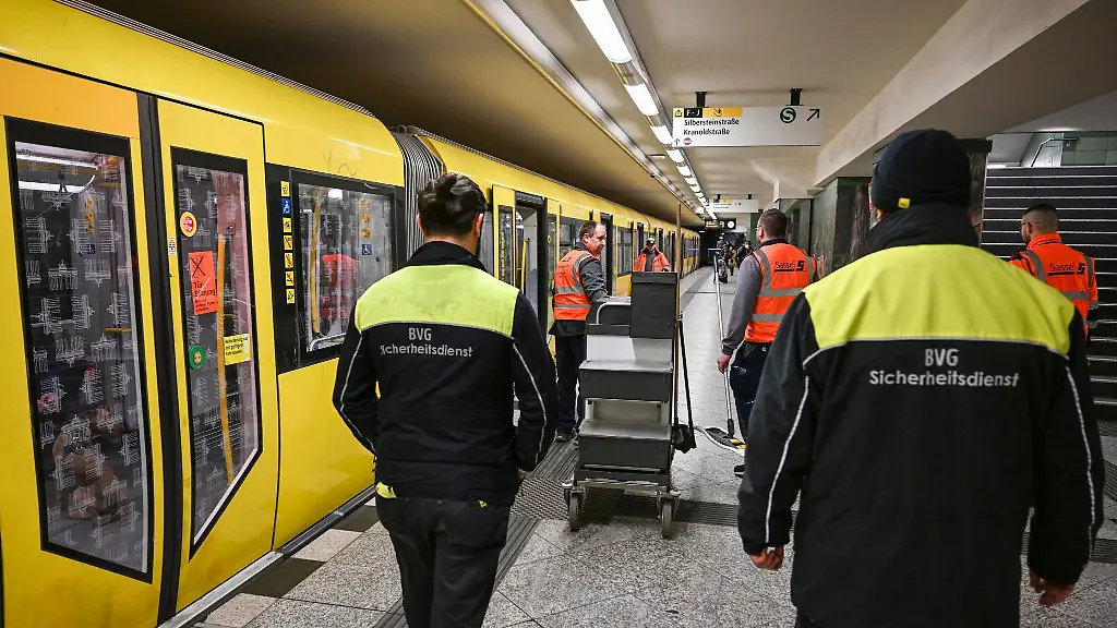 Die-gemeinsamen-Reinigungs-und-Sicherheitsstreifen-bei-der-BVG-sind-jetzt-dauerhaft-im-Einsatz