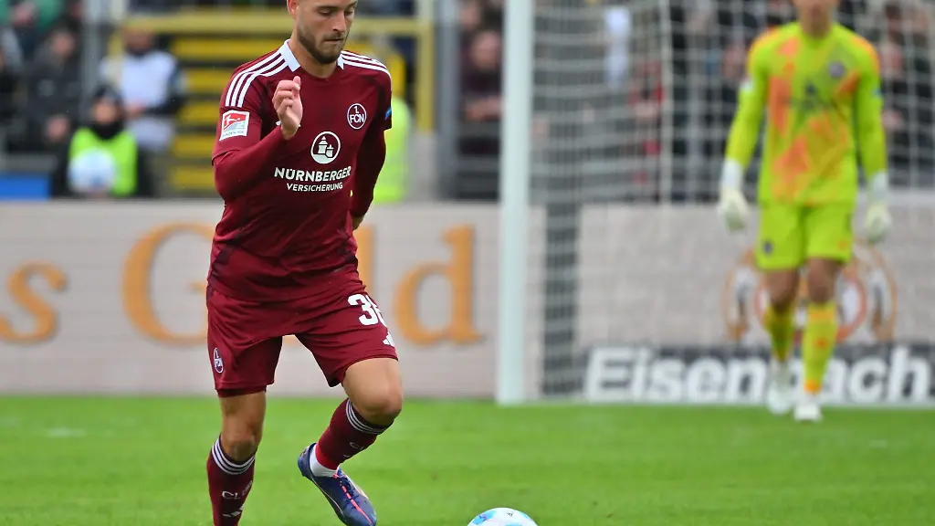 Lukas-Schleimer-verlaesst-den-1-FC-Nuernberg