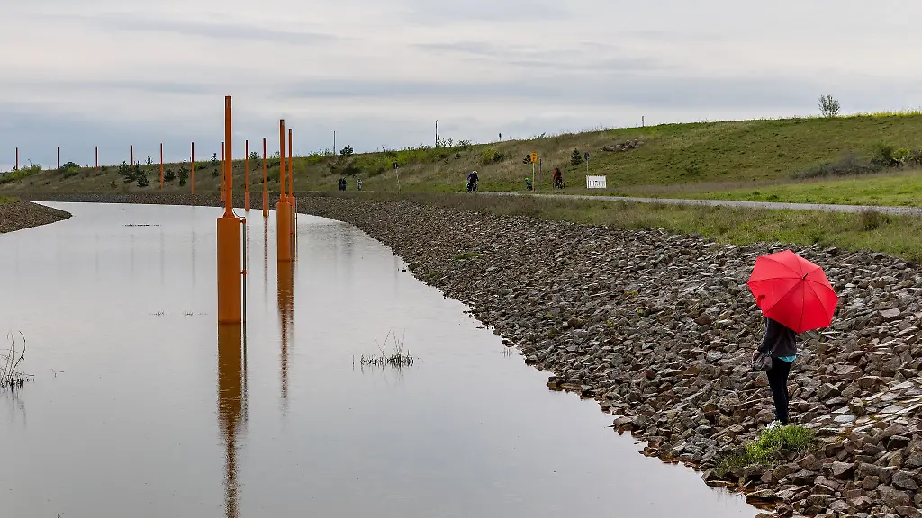 Ab-dem-Mittag-ist-in-der-Region-Berlin-Brandenburg-mit-Regenschauern-zu-rechnen