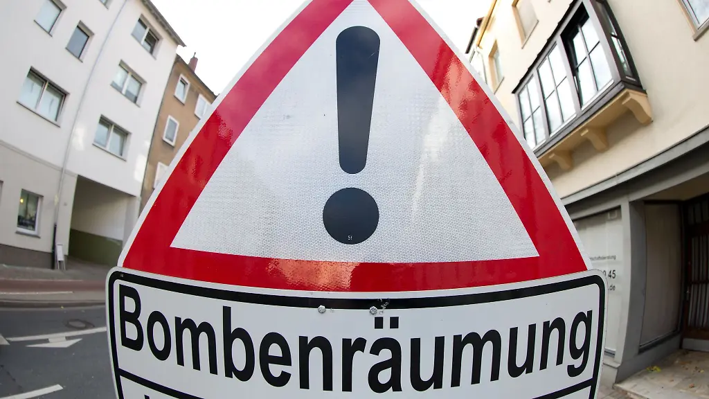 Die-Entschaerfung-einer-Weltkriegsbombe-hat-in-Muenster-erhebliche-Folgen-fuer-den-Bahnverkehr