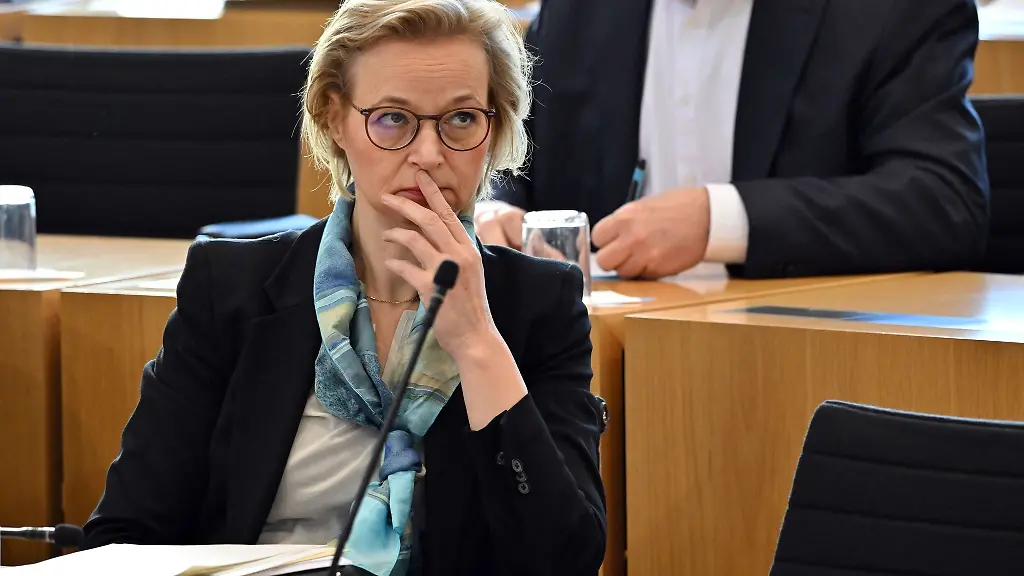 Thueringens-BSW-Chefin-Katja-Wolf-fordert-mit-Nachdruck-die-Bildung-von-Buergerraeten-in-Thueringen