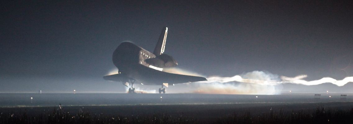 Die "Atlantis" setzt zu ihrer letzten Landung am Kennedy Space Center in Florida auf. (Bild vom 21. Juli 2011)