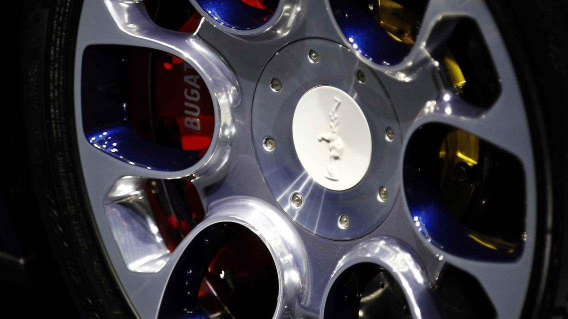 2011-09-13T150522Z_01_KAI22_RTRMDNP_3_AUTOSHOW.JPG487766388546062459.jpg