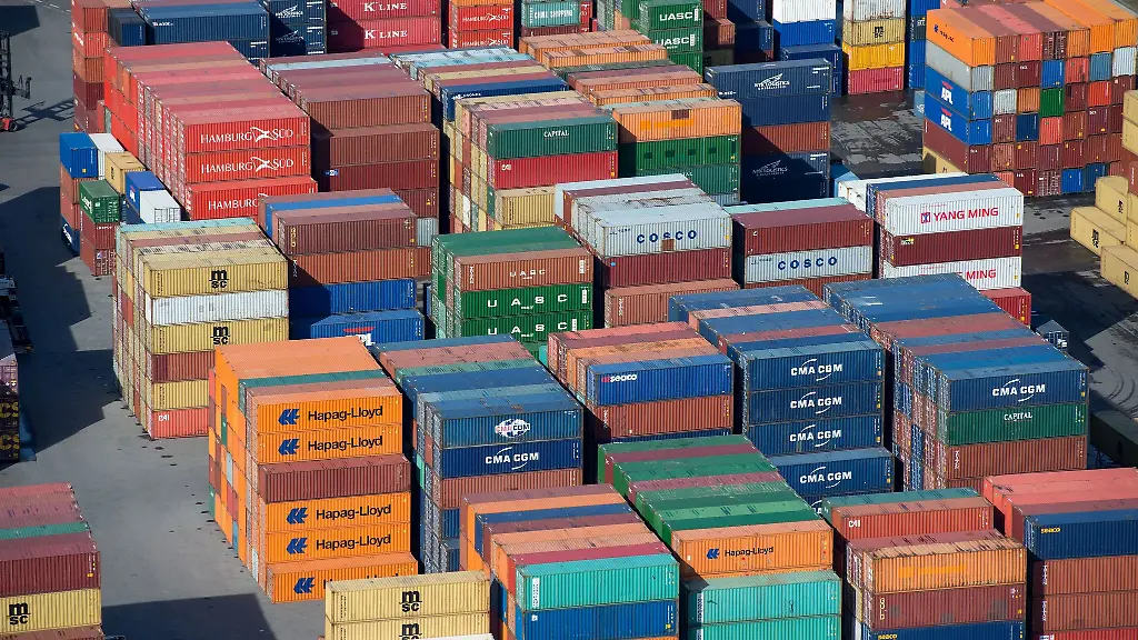 Container-am-Umschlagbahnhof-Muenchen-Riem-Die-bayerischen-Exporte-sind-schon-zu-Jahresbeginn-gesunken