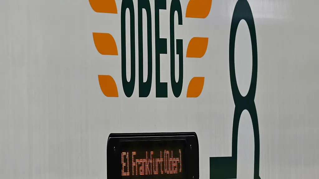 Die-Strecke-wurde-nach-dem-toedlichen-Unfall-mit-dem-Regionalzug-gesperrt