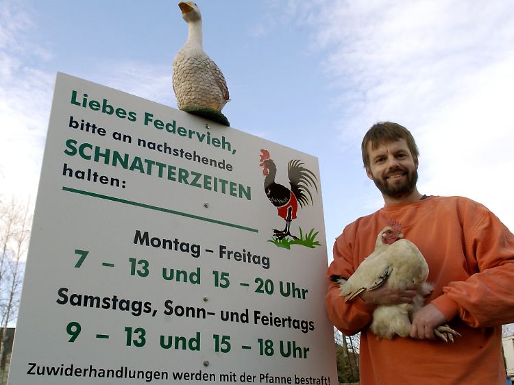 Der Leipziger Lutz Bunge musste sein schnatterndes Federvieh vor Gericht verteidigen.