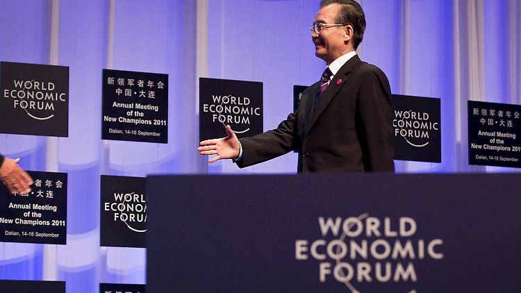 Wen Jiabao streckt die Hand in Richtung Europa aus. 
