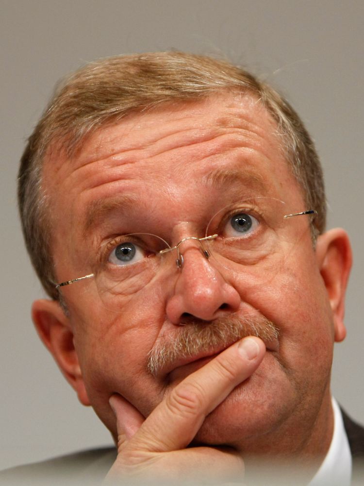 Der langjährige Porsche-Chef Wiedeking will mit der Hälfte seiner Abfindung eine Stiftung gründen.