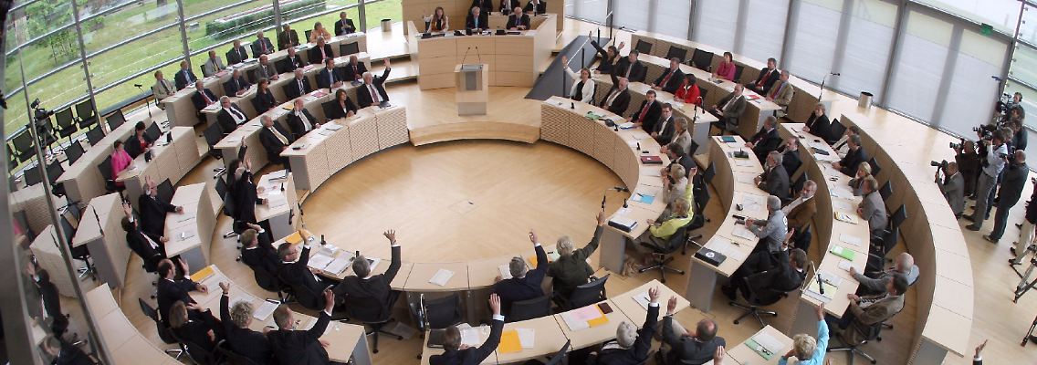 Wie es aussieht, wird keine der Landtagsfraktionen dem Ministerpräsidenten das Vertrauen aussprechen.