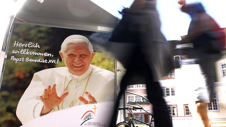 Nicht bei jedem ist der Papst willkommen.